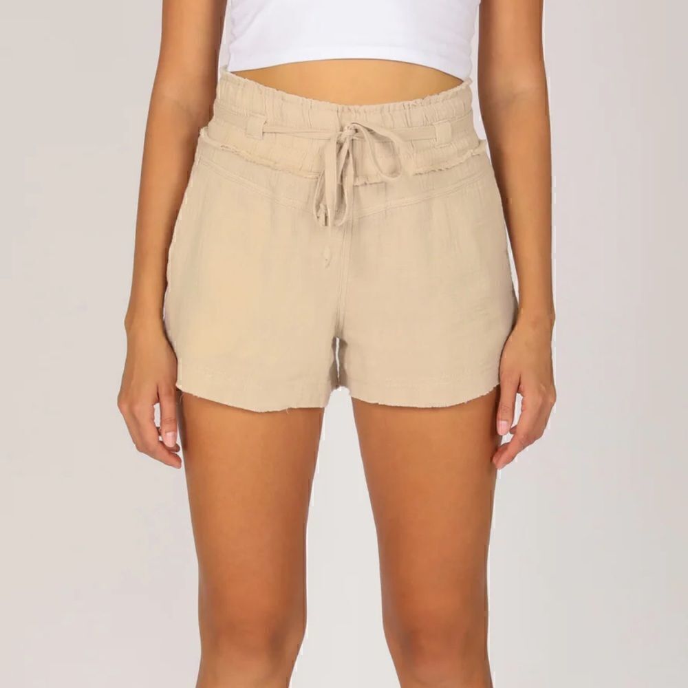 NWOT Rewash Distressed Beige High Rise Shorts Raw Hem Distressed Relaxed Cotton